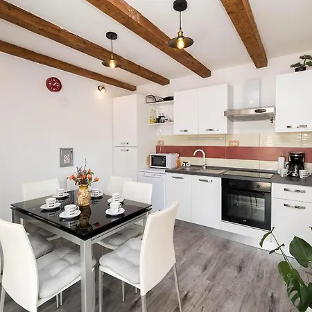 Family Friendly House With A Swimming Pool Tribalj, Crikvenica - 17992 بيت للعطل Tribalj (Primorsko-Goranska)