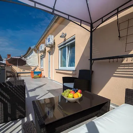 بيت للعطل Family Friendly House With A Swimming Pool Tribalj, Crikvenica - 17992 Tribalj (Primorsko-Goranska)